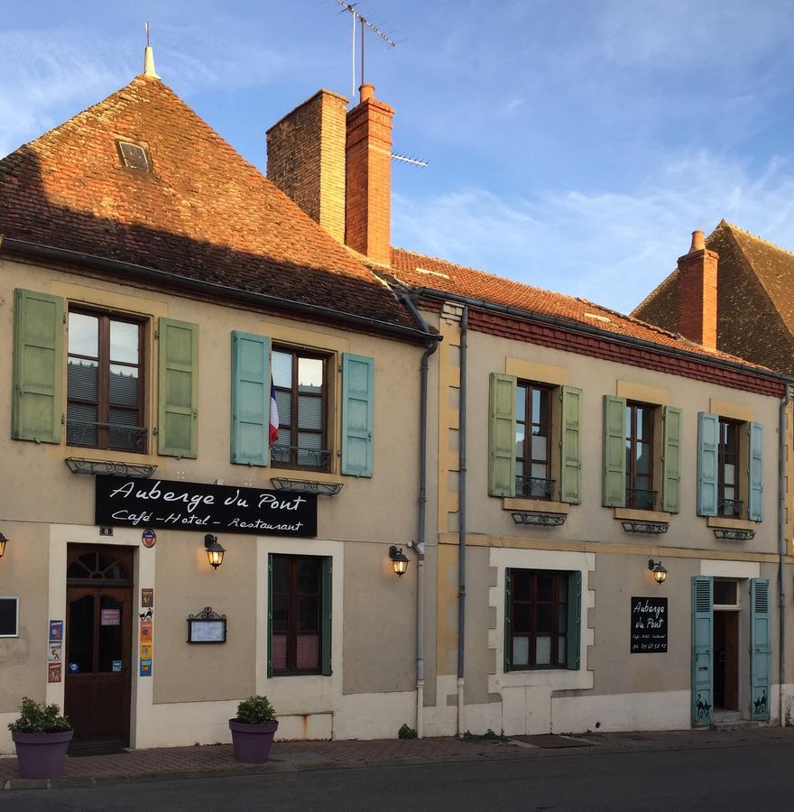 Auberge Du Pont Cerilly  Exterior photo